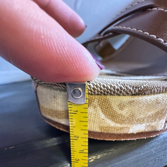 Coach sandals wore once Alina size 11 brown - Picture 5 of 5